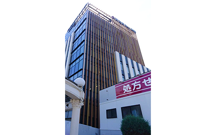 N病院 外壁ルーバー